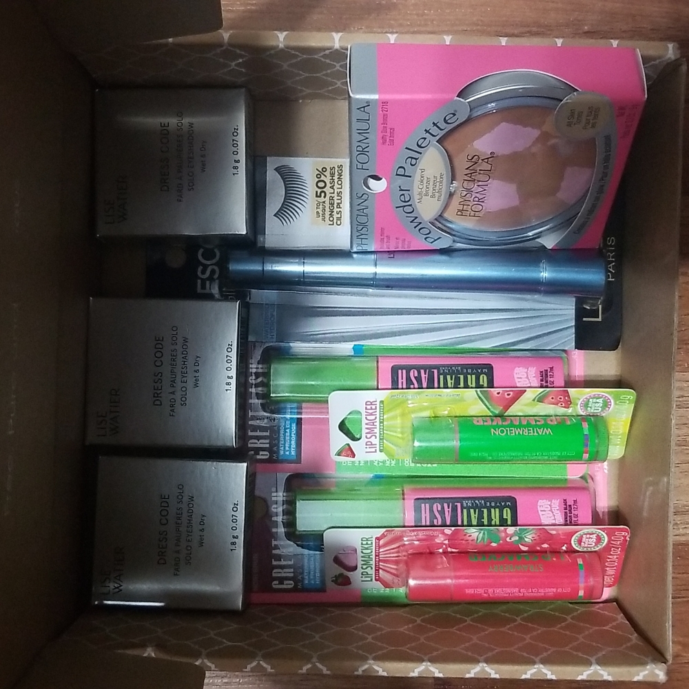 Make-up bundle